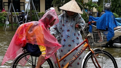 Kraftig regn vender tilbake, elever i Hue City fortsetter å holde seg hjemme fra skolen
