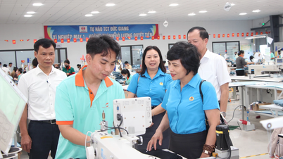 산업단지 노동조합 위원회: 노조원과 근로자를 위한 지원