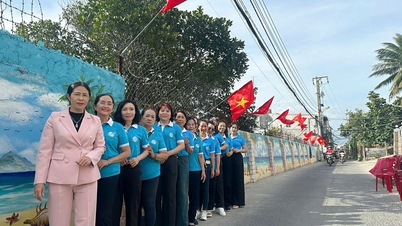 बाक न्हा ट्रांग वार्ड की महिलाएं: एक सभ्य शहरी क्षेत्र के निर्माण के लिए हाथ मिला रही हैं