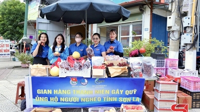 Jeugdstand zamelt geld in om de armen te steunen