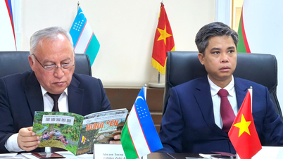 تقديم الشخصية الثقافية الشهيرة لي كوي دون والترويج للسياحة والإعلان عن أرض وشعب هونغ ين في أوزبكستان