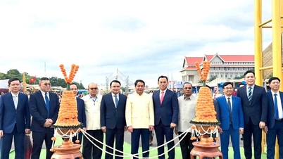 Nghe An tartomány küldöttsége részt vesz a 2025-ös laoszi That Luang Vientiane Fesztiválon