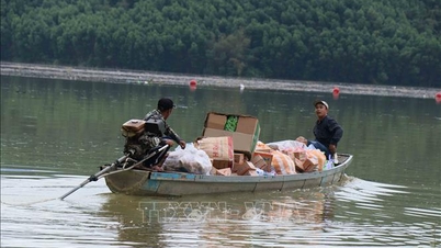 Da Nang membelanjakan 210 bilion VND untuk mengatasi bencana alam, Ha Tinh mengalami banjir yang berleluasa