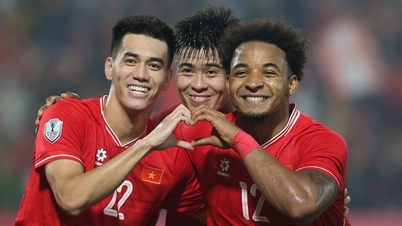 Збірна В'єтнаму: Чому тренер Кім Сан Сік викликав Сюань Сона грати проти Лаосу?