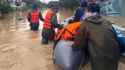 Πόλη Χουέ: Οι πλημμύρες στον ποταμό Μπο αυξάνονται ραγδαία, ξεπερνώντας την ιστορική πλημμύρα της 29ης Οκτωβρίου