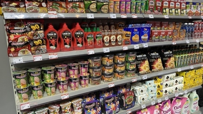 Soya sosu ve hazır erişte işindeki "büyük adamlar" ne yapıyor?