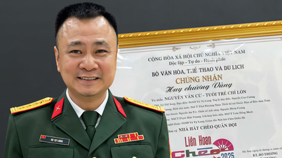 Ту Лонг хизується золотою медаллю за гру "за все життя"