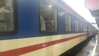 Severojižní železnice je na stanici Hue stále přetížená.