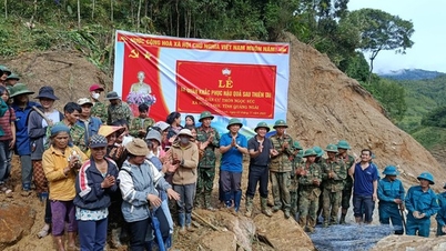 Quang Ngai: 2.000'den fazla kişi heyelanları aştı, Ngoc Linh ginsengi yetiştirme alanına yollar açıldı