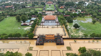 フエ：ボ川の洪水が歴史的な節目を超え、多くの遺跡が深く水没
