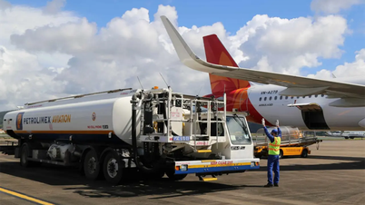 Η Petrolimex Aviation ανεφοδιάζει την πρώτη εμπορική πτήση της Sun PhuQuoc Airways