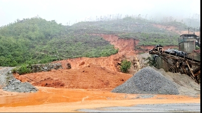 Escenario de un grave deslizamiento de tierra que sepultó numerosas granjas en Ha Tinh.