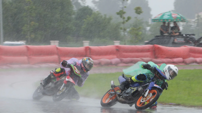 „Bătălie acvatică” palpitantă a Campionatului Național de Motociclism