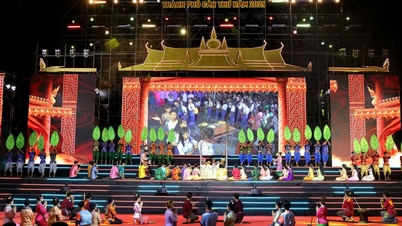 Spannendes Ooc Om Boc Festival – Ngo-Bootsrennen in der Stadt Can Tho