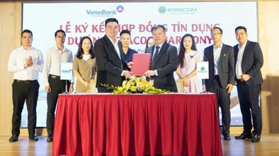 Slavnostní podpis úvěrové smlouvy na financování projektu Intracom Harmony