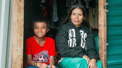 Set up camp near school to go to school