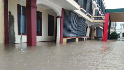 Peste 18.000 de elevi din Ha Tinh nu pot merge la școală din cauza inundațiilor