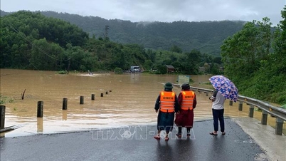 กว๋างตรี: มุ่งเน้นการแก้ไขปัญหาดินถล่มและน้ำท่วมบนเส้นทางจราจร