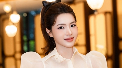 Miss Jennifer Pham and Ngoc Quynh compete in Pickleball tournament