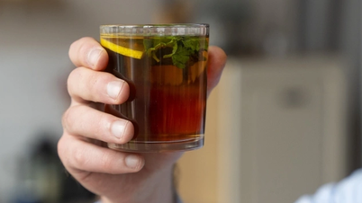 Her gün 1 bardak bitkisel ilaç içen adam acil servise kaldırıldı