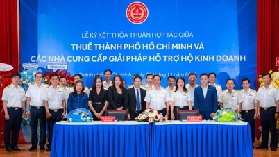 ACB ลงนามข้อตกลงความร่วมมือกับกรมสรรพากรนครโฮจิมินห์เพื่อสนับสนุนครัวเรือนธุรกิจในการแปลง