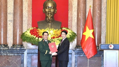 De heer Nguyen Trong Nghia werd bevorderd tot generaal en benoemd tot directeur van de afdeling Algemeen Beleid.