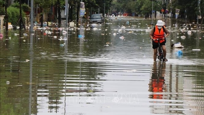 Vannstanden i elvene i Hue har sunket, noe som raskt gjenoppretter strøm- og vannforsyningen.
