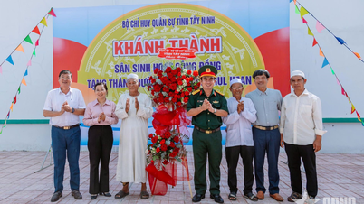 Tay Ninh کی صوبائی ملٹری کمانڈ نے نورالایمان مسجد کے لیے عطیہ کردہ کمیونٹی ایکٹیوٹی یارڈ کا افتتاح کیا