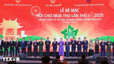 Lebih 316 bilion VND menderma untuk menyokong orang ramai di kawasan yang dilanda banjir di Pameran Musim Luruh 2025