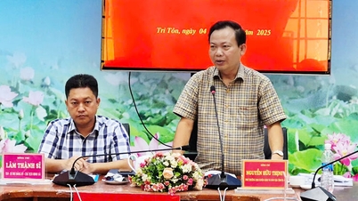 اداره تبلیغات و بسیج عمومی کمیته حزبی استان گیانگ در کمون تری تون در امور مذهبی و قومی فعالیت می‌کند.