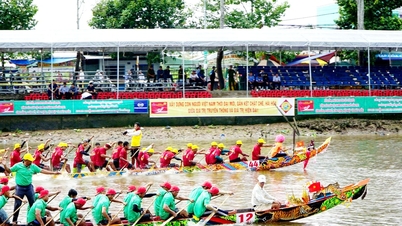 Pertandingan perlumbaan bot Ngo yang menarik di bandar Can Tho pada tahun 2025