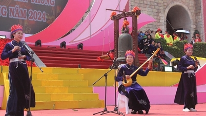 Bac Ninh először szervezte meg a Then ének- és Tinh lantfesztivált.