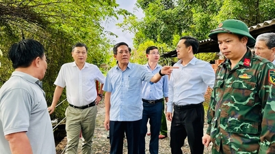 다낭시 인민위원회 지도자들이 13호 폭풍에 대한 홍수 피해 복구 및 대응 상황을 점검했습니다.