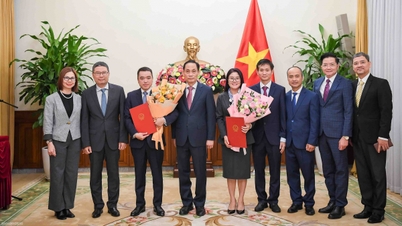 Le Hoai Trung külügyminiszter ismertette két főkonzul kinevezéséről szóló döntést.
