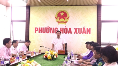 Lãnh đạo Mặt trận thành phố làm việc với phường Hòa Xuân về khắc phục hậu quả mưa lũ