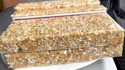 Mê đặc sản bánh cáy Hưng Yên, khách đặt ship 100km về bày cỗ, làm quà