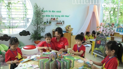 Kelompok profesional prasekolah bertemu setidaknya dua kali sebulan