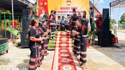 Gmina Ea Phe: Organizacja wielkiego festiwalu Dnia Solidarności we wsi Phe