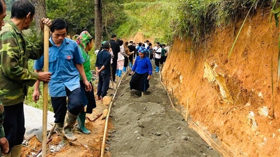 Obec Thanh Tin zahájila výstavbu venkovské silnice u příležitosti voleb.