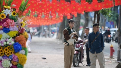 Hanoi pada Musim Gugur: Pengalaman Romantik Di Bawah Daun Emas
