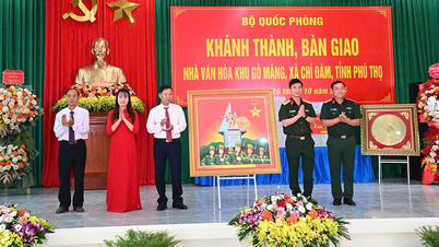 Vojenský a civilní festival v Go Mangu