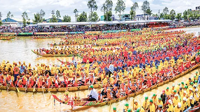 Hôm nay, 32 đội ghe Ngo chiến thắng vòng loại bước vào tranh tài quyết liệt tại Giải đua ghe Ngo Lễ hội Óoc Om Bóc - Đua ghe Ngo TP Cần Thơ 2025