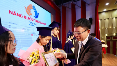 Phát động chương trình học bổng Nâng bước thủ khoa năm 2025