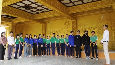 អាស័យដ្ឋានក្រហមរបស់ប្រជាពលរដ្ឋខ្មែរ