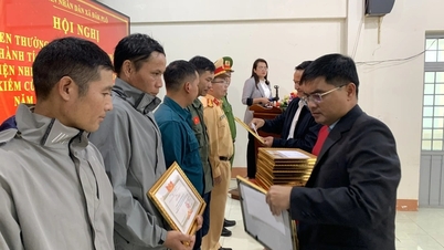 Ramai orang diberi ganjaran kerana menyelamatkan pemandu yang tersepit di Lo Xo Pass.