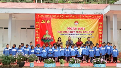 Phó Chủ tịch UBND tỉnh Giàng A Tính dự Ngày hội “Đại đoàn kết toàn dân tộc” tại xã Bản Bo