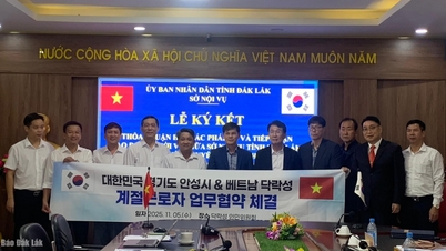 Menandatangani perjanjian kerjasama menghantar dan menerima pekerja bermusim dari Dak Lak ke Korea