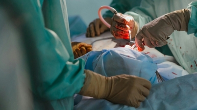 ການຜ່າຕັດເຮັດໃຫ້ແມ່ຍິງອອກຈາກໄມເກຣນທີ່ແກ່ຍາວມາເປັນເວລາ 2 ທົດສະວັດ