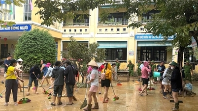 សាលារៀនរាប់រយនៅ Hue នៅតែលិចលង់ ជួសជុលការបាក់ដីជាបន្ទាន់នៅផ្លូវហូជីមិញ