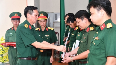 An Giang: 50 oficiales y soldados profesionales completan la formación en lengua jemer